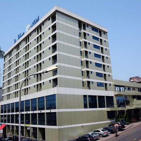 Hotel La Falaise Яунде Екстер'єр фото