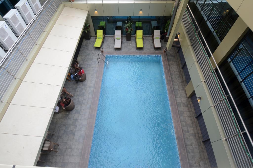 Hotel La Falaise Яунде Екстер'єр фото