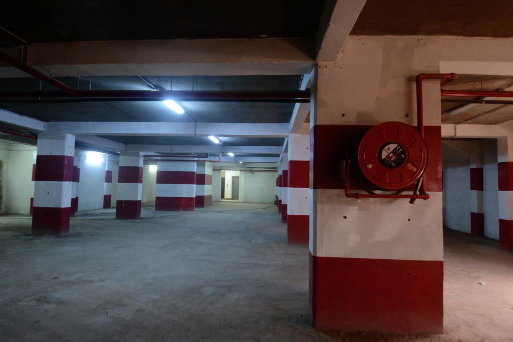Hotel La Falaise Яунде Екстер'єр фото